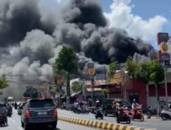 Kebakaran Hebat Ludeskan KDS Situbondo, Ratusan Karyawan dan Pengunjung Berhasil Dievakuasi