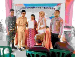 Kantah Kota Pasuruan Serahkan Sertifikat Tanah Warga Tamba’an melalui Program PTSL