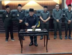 Penandatanganan Kesepakatan RPJMD: Bupati dan Wakil Bupati Jember Sepakat dengan DPRD