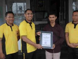 Kapolres Blitar Kota Beri Penghargaan Kepada Warga yang Bantu Ungkap Kasus Pembakaran Mobil