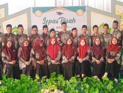 MTS Al-Badri Jember Gelar Lepas Pisah dan Serah Terima Siswa Kelas IX Tahun 2024-2025 dengan Khidmat