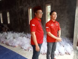 Anggota DPRD Jember Fraksi PDI Perjuangan Qurban 4 Sapi dan 4 Kambing untuk Warga Terdampak Ekonomi
