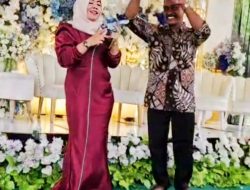 Wah….Kades Ngemplak Bak Seorang Biduan , Pantaskah Menjadi Panutan Masyarakat..?