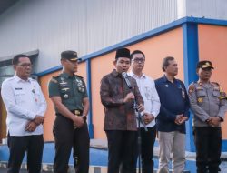 Penyaluran Kedua Bantuan Pangan : Bupati Fawait Tinjau Langsung ke Lokasi