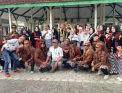 Glundengan Berbudaya! Karnaval HUT RI di Wuluhan Sukses Pukau Warga dan Dongkrak UMKM