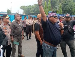 Aksi Kedua Formapan Tuntut Penutupan AQUA Gondangwetan, Tuding Iklan Menyesatkan dan Over Tonase