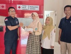 Wujud Kepedulian Pelajar: PMR SMPN 4 Jember Sumbang Rp 1 Juta Lebih untuk Korban Bencana Sumatera Melalui PMI