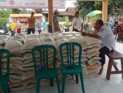 Kelurahan Bintoro Jember Salurkan 1.265 KPM Bansos Beras 20 Kg dan Minyak Goreng