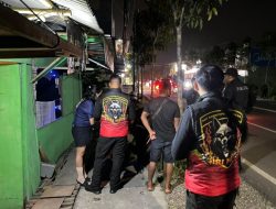 Polres Gresik Ungkap Peredaran Miras di Menganti, Puluhan Liter Miras Diamankan dari Warung Karaoke