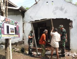Wujudkan Hunian Layak, Satgas TMMD Ke-127 Kodim 0819/Pasuruan Bahu-Membahu Bedah Rumah Warga Wonosari