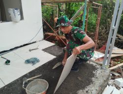 Wajah Baru Tempat Ibadah: Satgas TMMD Ke-127 Mulai Pasang Keramik Musholla Dusun Kili