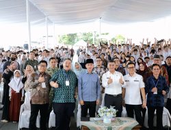 Bupati Bandung Dampingi Wakil Presiden Tinjau Edukasi AI di SMP Al-Muthahari dan Ponpes Darul Arqom