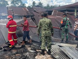 TNI dan Masyarakat Padang Jaya Bersinergi Padamkan Kebakaran Pasar Unit 5, Tidak Ada Korban Jiwa