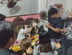 Sikat Penyakit Masyarakat: Lewat Aduan “Cak Rama”, Polres Gresik Amankan 16 Orang dan Puluhan Botol Miras di Cerme