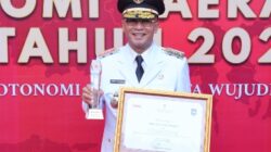 Peringatan Hari Otda ke-30, Pemprov Jabar Terima Penghargaan Penyelenggaraan Pemerintah Daerah Terbaik