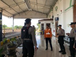 Sebagai Respon dan Pencegahan, Sat Samapta Polres Pasuruan Kota Laksanakan Patroli Dialogis Bersama PPKA Stasiun Kota Pasuruan