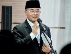 Wagub Jabar Lantik 39 Anggota BPSK Jabar Periode 2026-2031