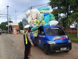 Cegah Kecelakaan, Satlantas Polres Situbondo Tindak Tegas Pikap ODOL yang Miring di Banyuglugur