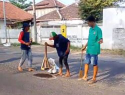 Perbaiki Jalan Gondang Wetan, Distributor Sinar Surya Utama (SSU) Buktikan Kepedulian Nyata Melalui Aksi Swadaya