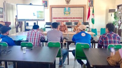 Dinilai Normatif dan Banyak “Titipan”, Aliansi Poros Tengah Bubarkan Audiensi PPDB di Kacabdin Pasuruan