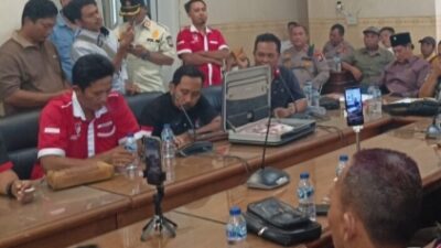 Sebut Warga Jual Sapi demi Berobat, Fraksi PDIP Situbondo Digedor Belasan LSM Ber-SKP