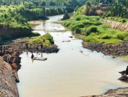 Proyek Rehabilitasi Irigasi Sumberkatimoho Senilai Ratusan Juta Diduga Gunakan Material Sungai Setempat