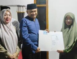 Bupati Bengkulu Tengah Hadiri Takziah dan Serahkan Akta Kematian Lewat Program Bersahabat