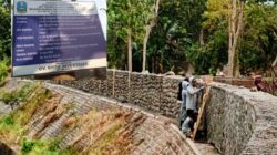Dugaan Gunakan Material Ilegal dan Abaikan K3, Proyek Pemeliharaan Kali Lubawang Situbondo Senilai Hampir 1 Miliar Disorot Warga