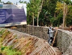 Dugaan Gunakan Material Ilegal dan Abaikan K3, Proyek Pemeliharaan Kali Lubawang Situbondo Senilai Hampir 1 Miliar Disorot Warga