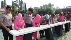 KOMITMEN BERSIH TANPA KOMPROMI, PJU DAN KAPOLSEK JAJARAN POLRES BENGKULU UTARA TANDATANGANI PAKTA INTEGRITAS
