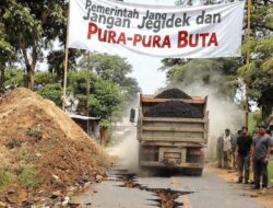 Warga Tanjungrejo Kecam Bupati Probolinggo: “Jangan Jegidek dan Pura-pura Buta” Soal Jalan Desa Hancur Dihajar Tambang
