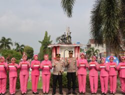 BAGIKAN 1000 BENDERA MERAH PUTIH, POLRES BENGKULU UTARA KOBARKAN SEMANGAT KEMERDEKAAN KE-81