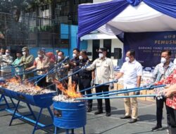 Pemkab Jember Perkuat sinergi pengawasan bersama Bea cukai Jember Musnahkan 7,4 juta Batang rokok ilegal