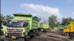 Garasi berisi puluhan Tronton di Depan SD kedungasem, diduga tak kantongi ijin dan resahkan warga
