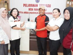 Tim Penilai Kabupaten Lakukan Evaluasi Penilaian Desa Bersih di Desa Rama Agung