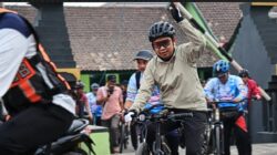 Gelar Gowes Bersama, Bupati Jember Sosialisasikan Program Pengobatan Gratis dan Fasilitas Mobil Cinta