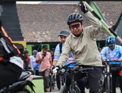 Gelar Gowes Bersama, Bupati Jember Sosialisasikan Program Pengobatan Gratis dan Fasilitas Mobil Cinta