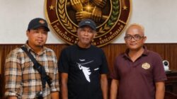 Walk Out di Gedung Gradika! Uji Publik Raperda PDRD Dipertanyakan, Aliansi Poros Tengah: Jangan Jadikan Publik Sekadar Penonton