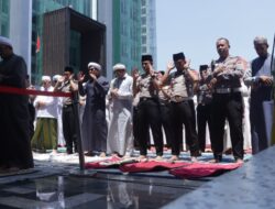 Berharap Bencana Karhutla Lekas Berlalu, Puluhan Personil Polres Pasuruan Bersama Ribuan Santri PP Dalwa Ketuk Pintu Langit